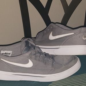 Men's Nike size 10.5